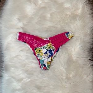 Beach Bunny ‘Paradise Fleur’ bikini bottom M